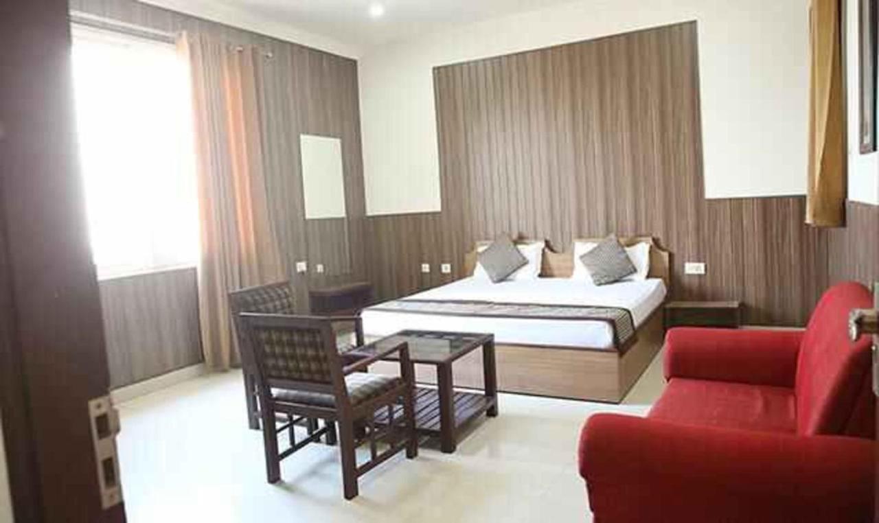 Fabhotel Corbett Inn Rudrapur מראה חיצוני תמונה